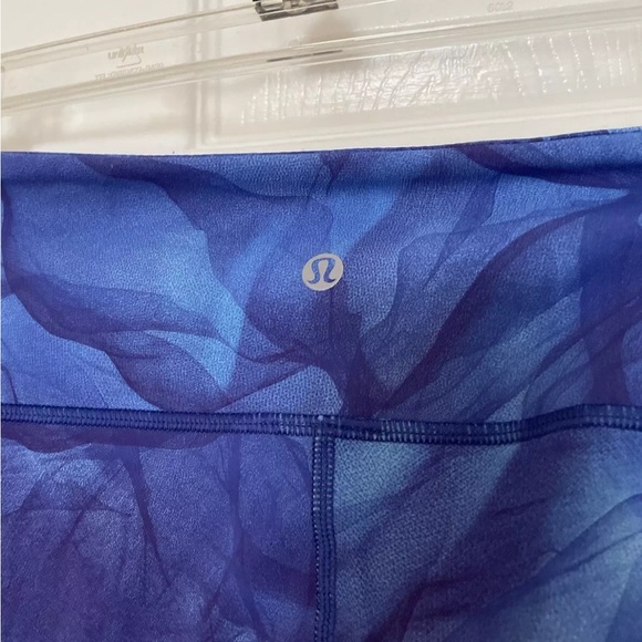 Lululemon run it out right leggings size 2 women’s - Picture 2 of 6